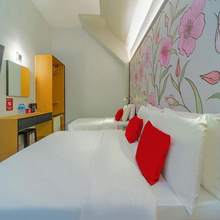 Hi Hotel Dot Сингапур Екстериор снимка