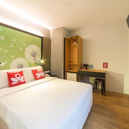 Hi Hotel Dot Сингапур Екстериор снимка