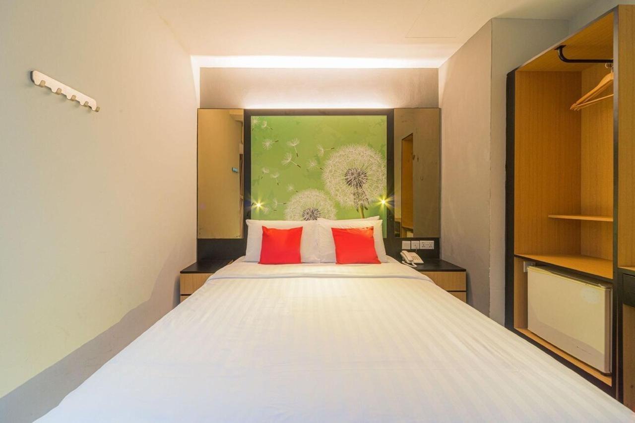 Hi Hotel Dot Сингапур Екстериор снимка