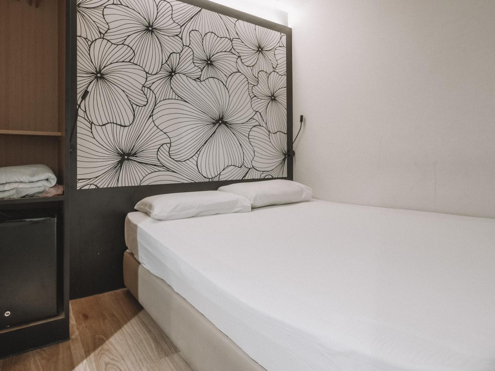 Hi Hotel Dot Сингапур Екстериор снимка